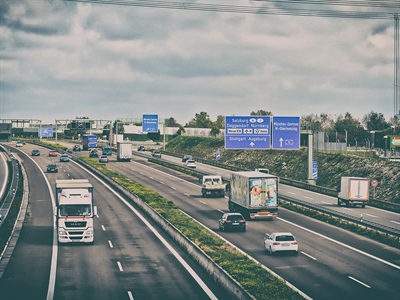 Izboljšave v cestnem transportu in logistiki ključne za prihodnost