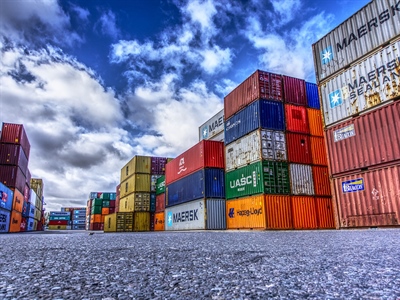 Breaking records in the production and sale of shipping containers