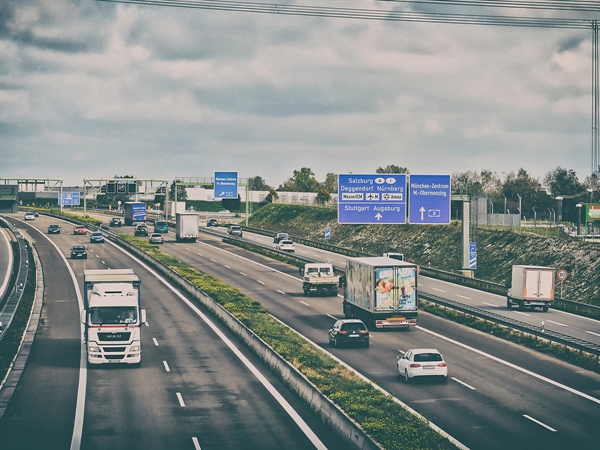 Verbesserungen im Straßentransport und in der Logistik sind entscheidend für die Zukunft